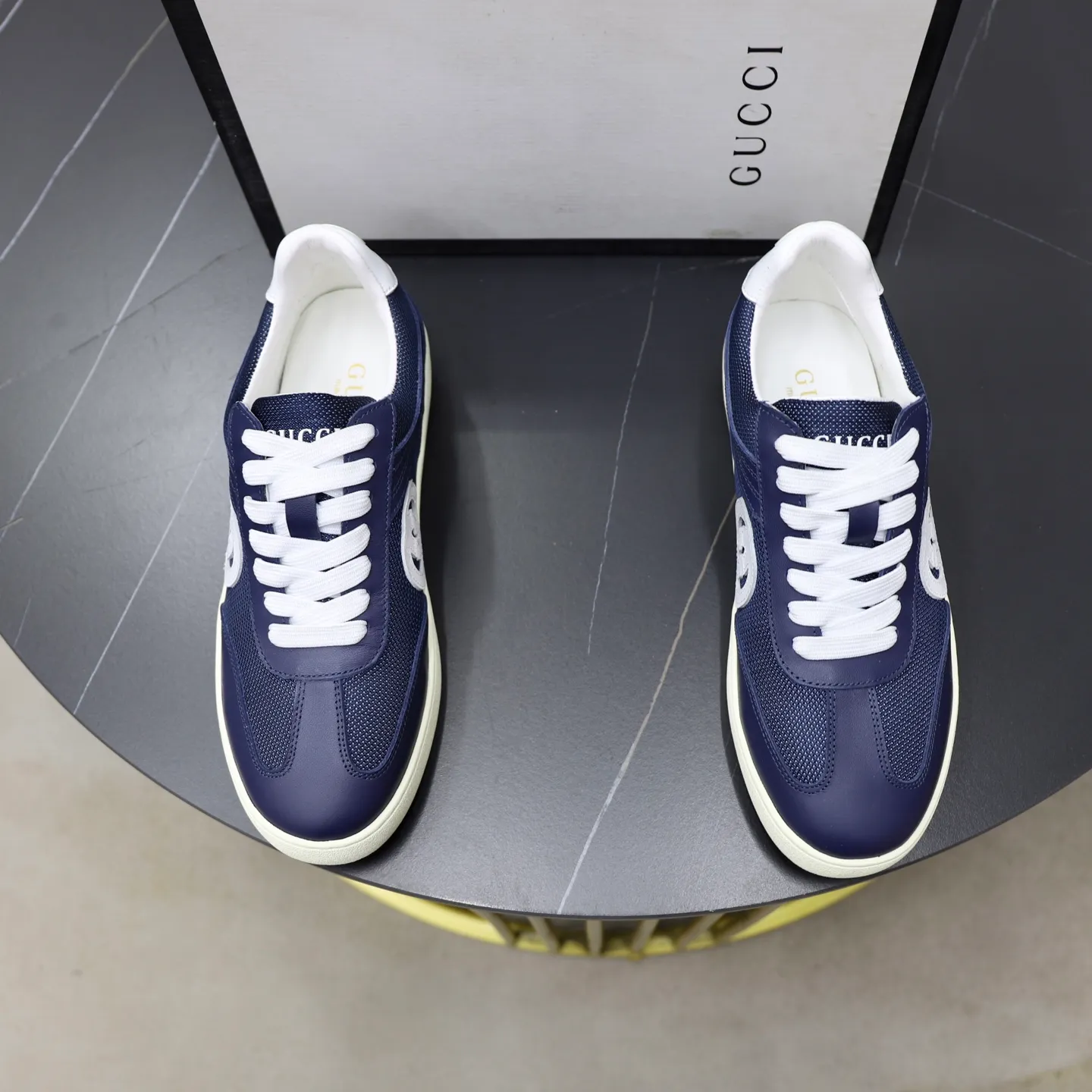 Men's shoes: 400💰🙅‍♂️🙅‍♂️🙅‍♂️ Brand: GUCCI Standard code: 38-44 (45 customized) Grade: Same as the official website Material: Original leather splicing Comfortable and breathable lining Original wear-resistant outsole Style category: Men's fashionable casual shoes Running sneakers Noble luxury brand elements Top luxury Color: actual picture color